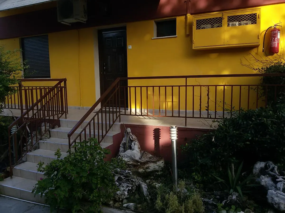Villa Maria Apartments Polychrono